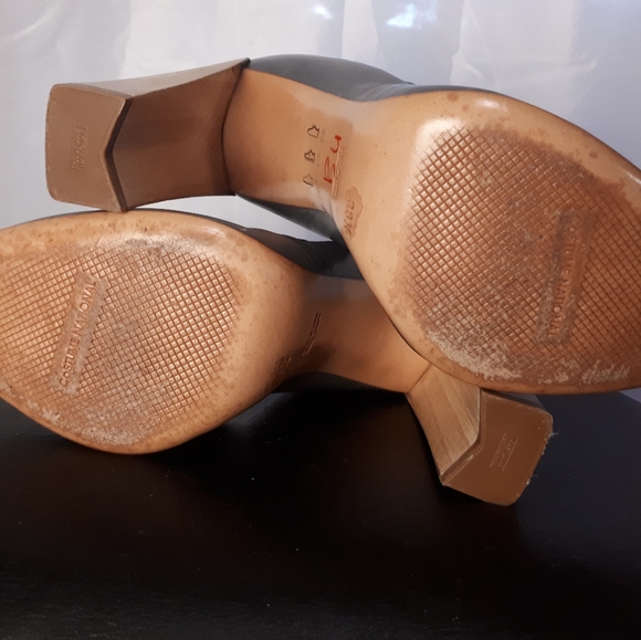 Grey heels - Picture 2 of 5